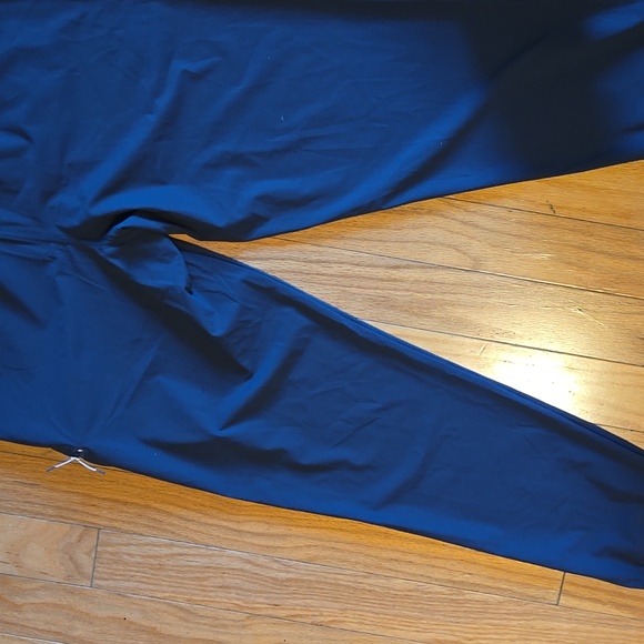 NWT Men’s Vuori Navy "Fleet Sport Joggers" New Version 30" Inseam Various Sizes - Picture 13 of 15